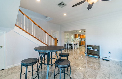 Tarpon Springs House | Relax in the unspoiled coastal vibe at this beautiful home at the Sponge Docks!