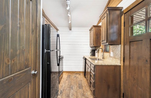 Indian Point Villa | Relax in this Family Cabin on the Lake! - Indian Point (C15)