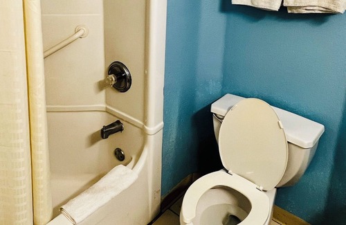 Oakville Hotel | Relax Inn