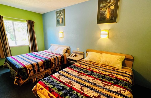 Oakville Hotel | Relax Inn