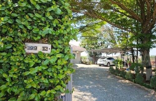 Khanong Phra House | Relax @ Khao Yai