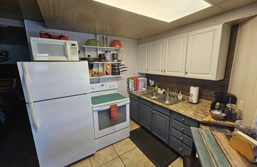 Parker Strip House | Relax near Colorado River in Parker's Guesthouse