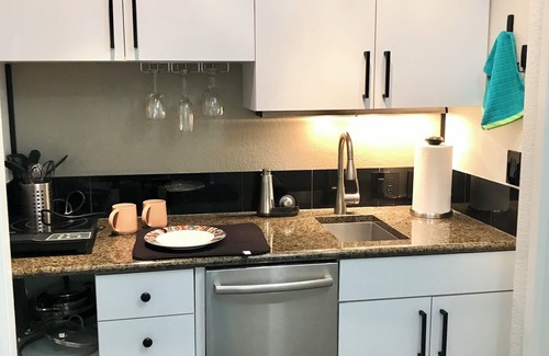 Lafayette Apartment | Relax on the 9th hole, explore Boulder, and enjoy NOVEMBER special reduced rates