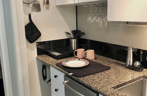 Lafayette Apartment | Relax on the 9th hole, explore Boulder, and enjoy NOVEMBER special reduced rates