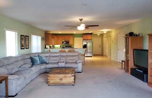 Independence Square Condo | Relax @ our spacious Beach Condo. 3 Bedrooms, Bonus room & 2 Baths nSleeps 6-10