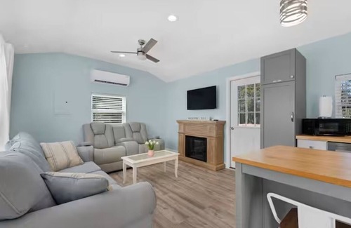 Freeport Cottage | Relax & Recharge: Bright 1-Bedroom Cottage in Freeport
