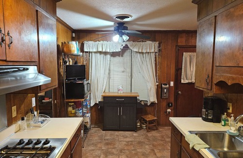 Tougaloo House | Relax with the family in this peaceful space and quiet neighborhood. 3 BR & 2bth