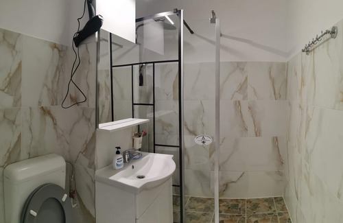 Centrul Nou Apartment | *Relaxare Premium* Apartament cu Jacuzzi & Saună!