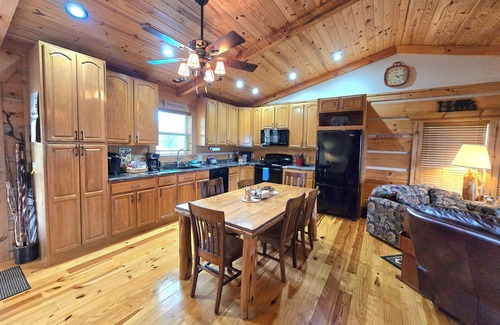 Newport Cabin | Relaxation Meets Fun at Our “Endless View Cabin”