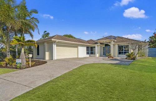 Banksia Beach House | Relaxation & Space in a Canal Home