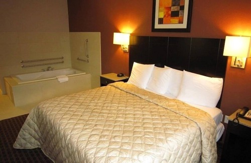 Monmouth Junction Hotel | Relaxed Getaway, Close to Major Malls & Movie Theaters