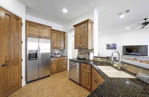 Lakeway Condo | Relaxed Luxury at Lakeway Village Cove – Lake Views & Prime Location