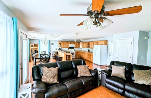 Chaplin House | Relaxing 2800sf Countryside Bourbon Trail Home w/Game Room