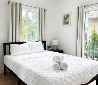 Calabasas House | Relaxing 2BR Escape in Trendy West LA - CM-CAL