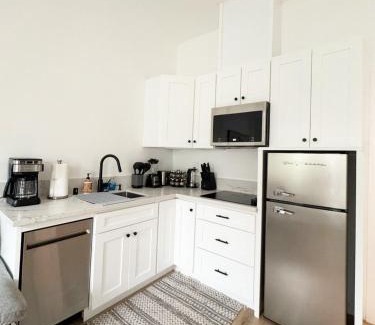 Calabasas House | Relaxing 2BR Escape in Trendy West LA - CM-CAL