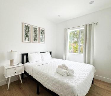 Calabasas House | Relaxing 2BR Escape in Trendy West LA - CM-CAL