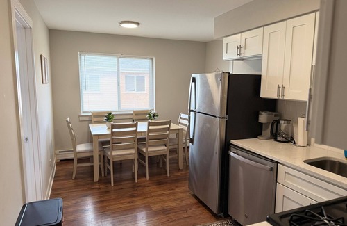 Des Plaines Apartment | Relaxing 2BR Retreat w/Parking Near O’Hare