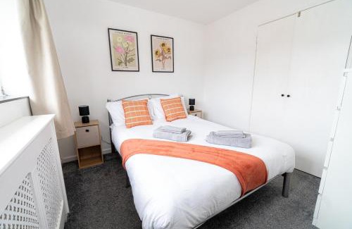 Basingstoke House | Relaxing 3-Bed Family Stay in Basingstoke