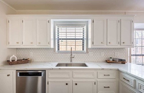 Corsicana House | Relaxing 3BR Stay - BBQ, Games & Comfort!