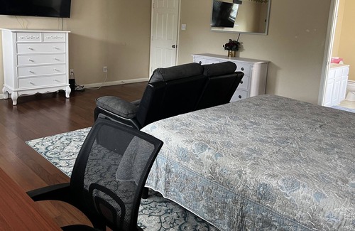 Houston House | Relaxing and welcoming