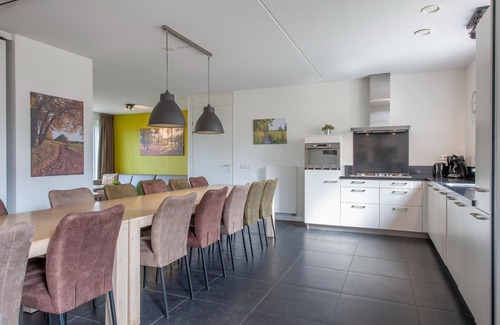 Arcen Villa | Relaxing Arcen Getaway