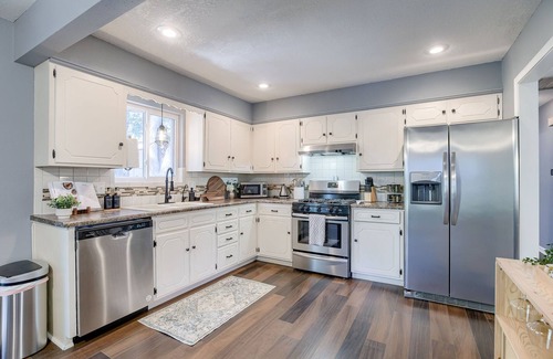 Blue Springs House | Relaxing Blue Springs Escape 3BR w/Outdoor Space