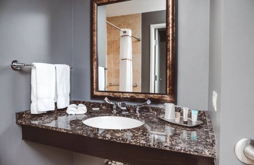 Zion Hotel | Relaxing Boutique Hotel w/Breakfast Buffet, Puzzles, 24-hour Gym & Cozy Corners