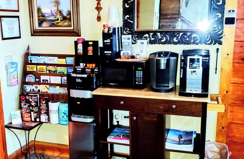 Lake Helen Apartment | Relaxing Cabin Retreat in the Island Room at the Cabin On The Lake!