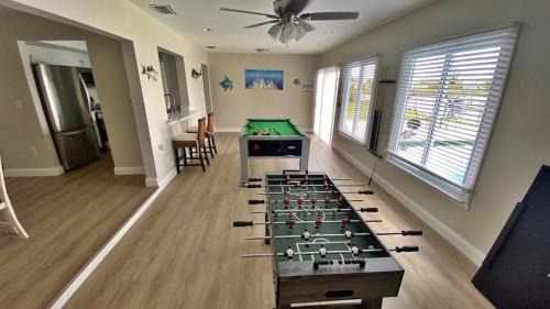 North Port House | Relaxing canal front 2 BR pool home in North Port - Pineapple Way