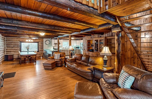 Rock Stream Cabin | Relaxing dog-friendly water-view cabin with firepit, deck, grill, & full kitchen