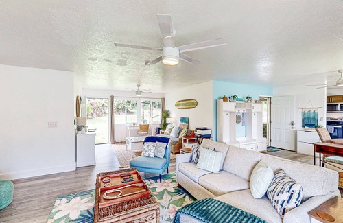 Kapoho House | Relaxing dog-friendly home near beaches, private W/D and shared pool