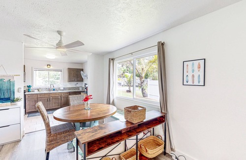 Kapoho House | Relaxing dog-friendly home near beaches, private W/D and shared pool