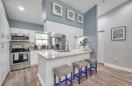 Largo House | Relaxing escape near coastal charm