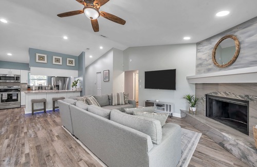 Largo House | Relaxing escape near coastal charm