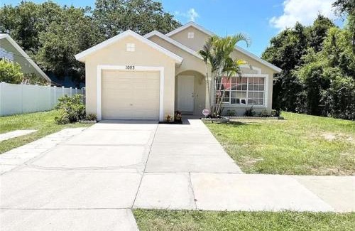 Park East House | Relaxing Getaway in Sarasota Great Location Whole House