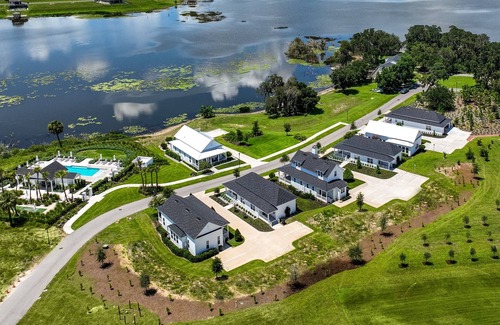 Lake Alfred Cottage | Relaxing Getaway on the Lake at Adams Estate