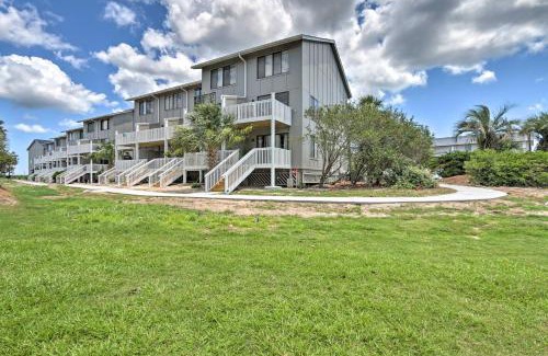 Oceanmarsh Subdivision Apartment | Relaxing Harbor Island Condo Walk to the Beach!