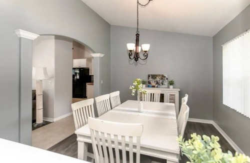 Sebastian Highlands House | 🍹🌞Relaxing Heated Pool!Beautiful Patio,Pet Friendly,Fenced Area, Near Beaches!