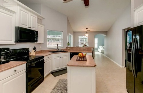Sebastian Highlands House | 🍹🌞Relaxing Heated Pool!Beautiful Patio,Pet Friendly,Fenced Area, Near Beaches!