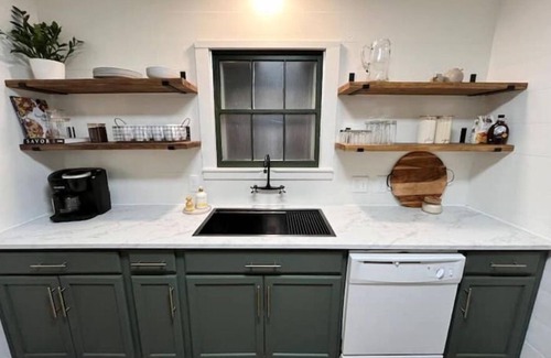 Hillsboro House | Relaxing Home in Hillsboro