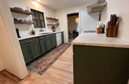 Hillsboro House | Relaxing Home in Hillsboro