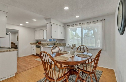 Albany House | Relaxing Home w/Fenced Yard & Covered Patio!