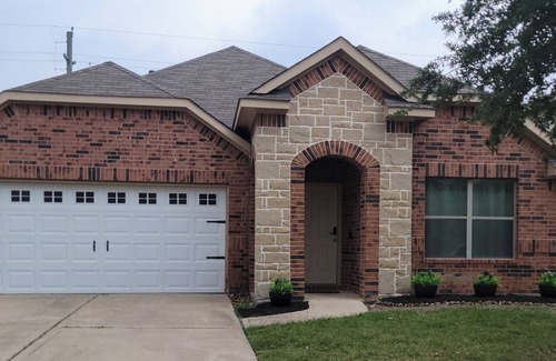 Barker House | Relaxing, Kicking & Homeing It - King bed - Spacious 4BR/5BED - 290/1960