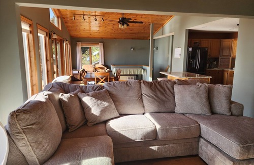 Spooner House | Relaxing Lake House!