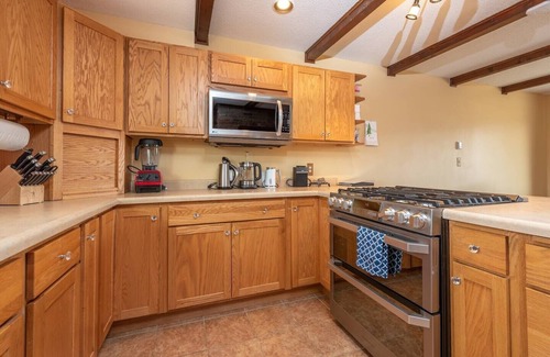 Lander House | Relaxing Lander Escape, 2 Homes, Hot Tub & Stunning Mountain Views