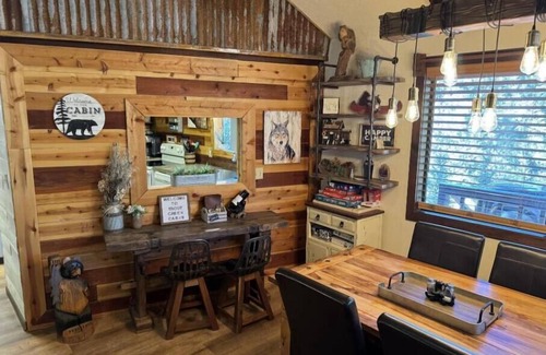 Payson Cabin | Relaxing Mountain Getaway, Rivers, Fishing, Trails, Waterfalls, Hiking, Cabin