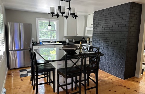 Ludlow House | Relaxing mountain setting w/private hot tub, 5 minutes to Okemo. Pet friendly!