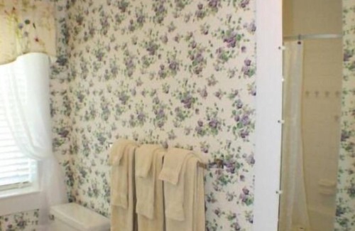 Ucross Hotel | Relaxing Ranch Stay! Free Parking & Breakfast, Pool, Fishing, Horseback Riding