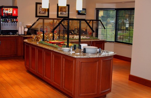 Liverpool Apartment | Relaxing Retreat in Liverpool | Free Breakfast + Fitness Center