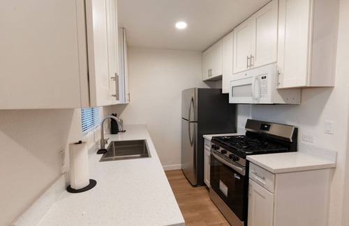 North Park House | Relaxing Retreat in North Park – 3943